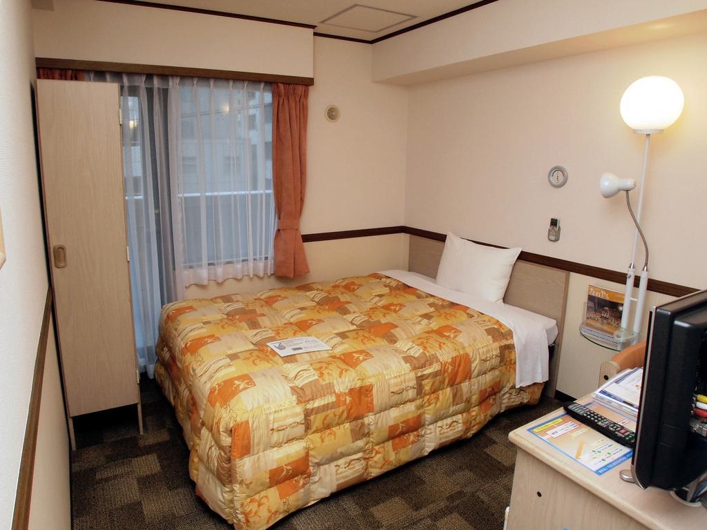 Toyoko Inn Hokkaido Sapporo-Eki Nishi-Guchi Hokudai Mae Zewnętrze zdjęcie
